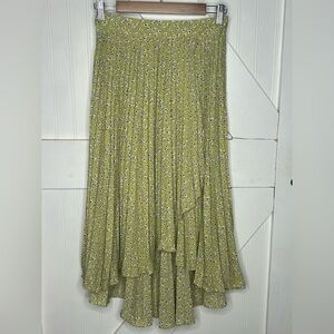 Lush Green Floral Asymmetrical‎ Midi Shirt Size Small